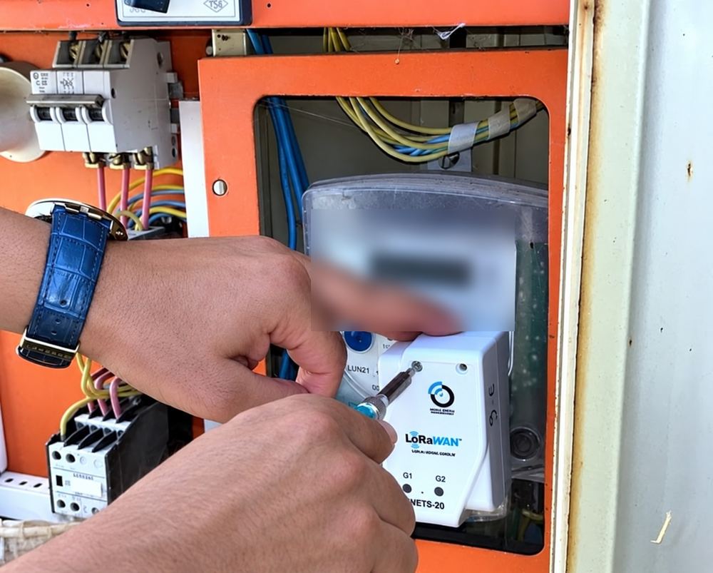 Photo of the OSOS engineering team performing an actual I-METS installation in the field